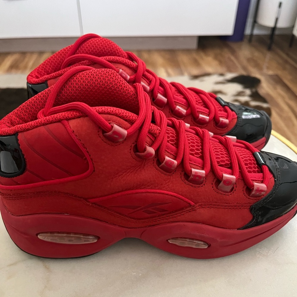 REEBOK QUESTION MID - BLACK/SCARLET/GOLD